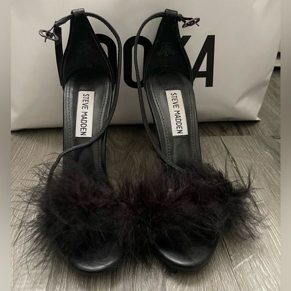 STEVE MADDEN feather fluffy black heels - Picture 2 of 3